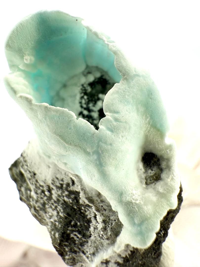 ブルー アラゴナイト 霞石 カップ 原石 鉱物 標本 天然石 - メルカリ