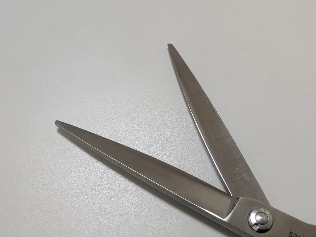 オールステンレスキッチン鋏 TOMO 521 レザーケース付き（燕三条カンダ