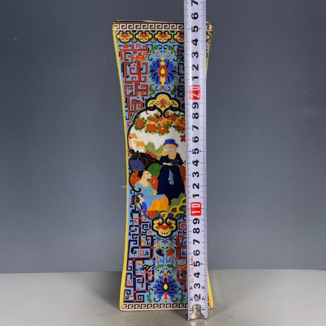パステル蒔絵人物四角い花瓶  景徳鎮 陶磁器 装飾品 工芸品 美術品 置物