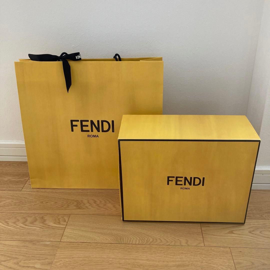 FENDI フェンディ ピーカブー アイシーユー スモール ミニ 白 ホワイト