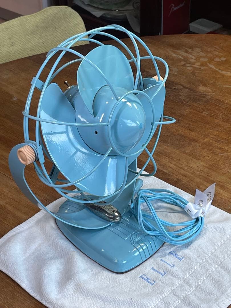 Toshibaレトロ扇風機　陽に向かう燕・向日葵のイメージデザインecoで涼しく