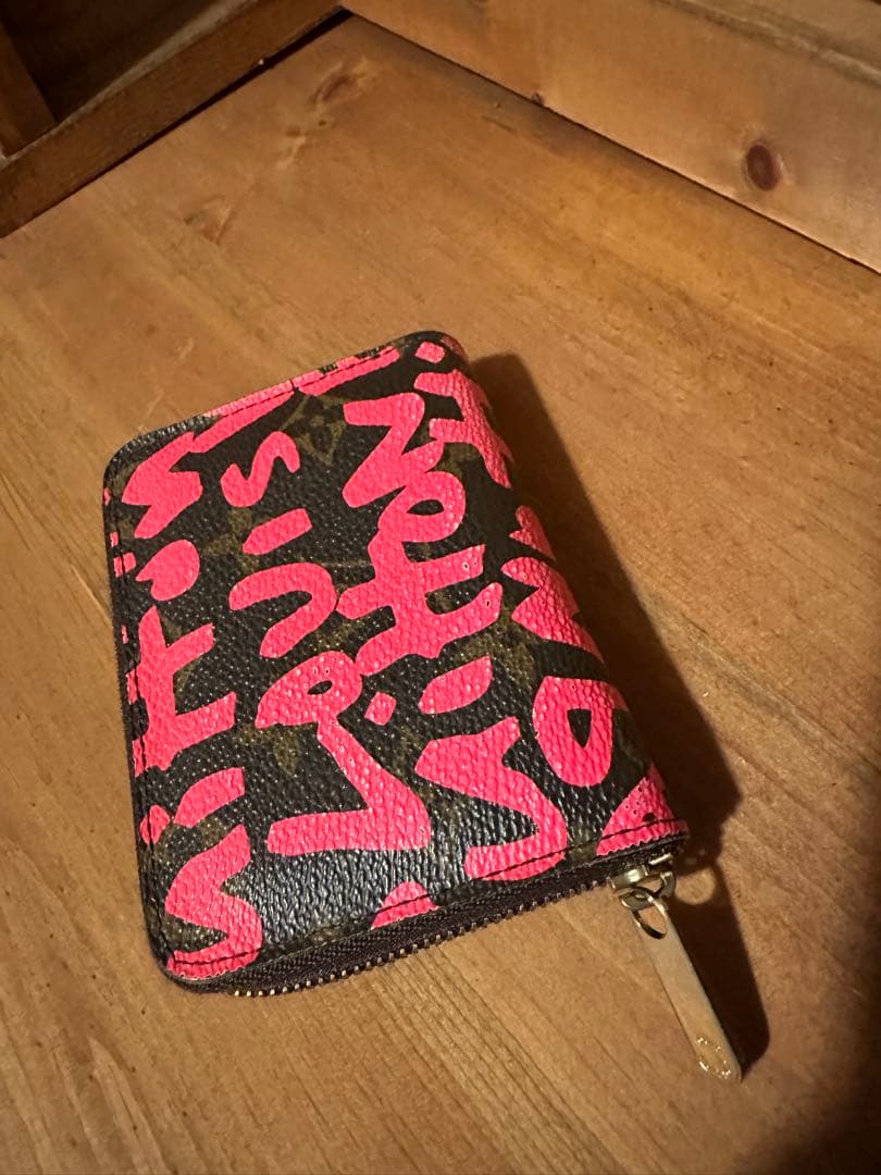 ルイヴィトン　ジッピーパースケース　モノグラムグラフィティ