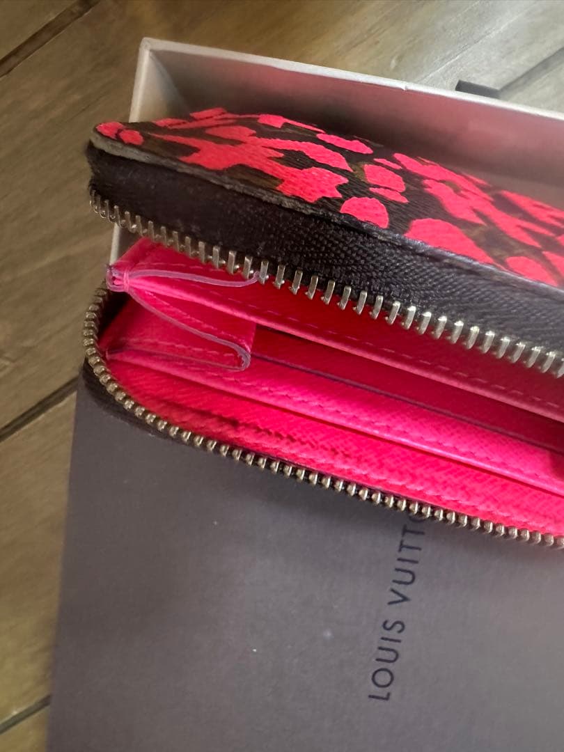 ルイヴィトン　ジッピーパースケース　モノグラムグラフィティ