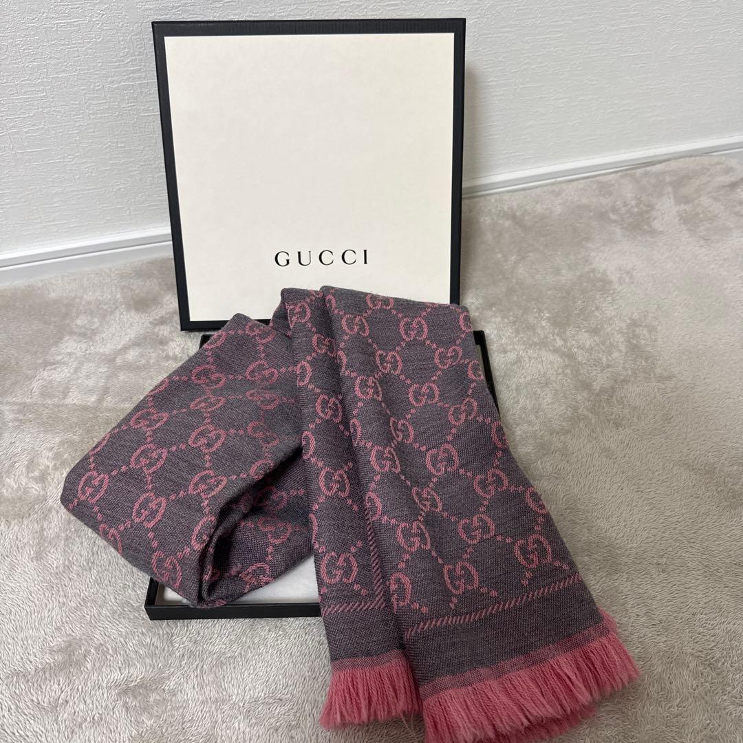 GUCCI GGロゴ柄マフラー ピンク/グレー - メルカリ