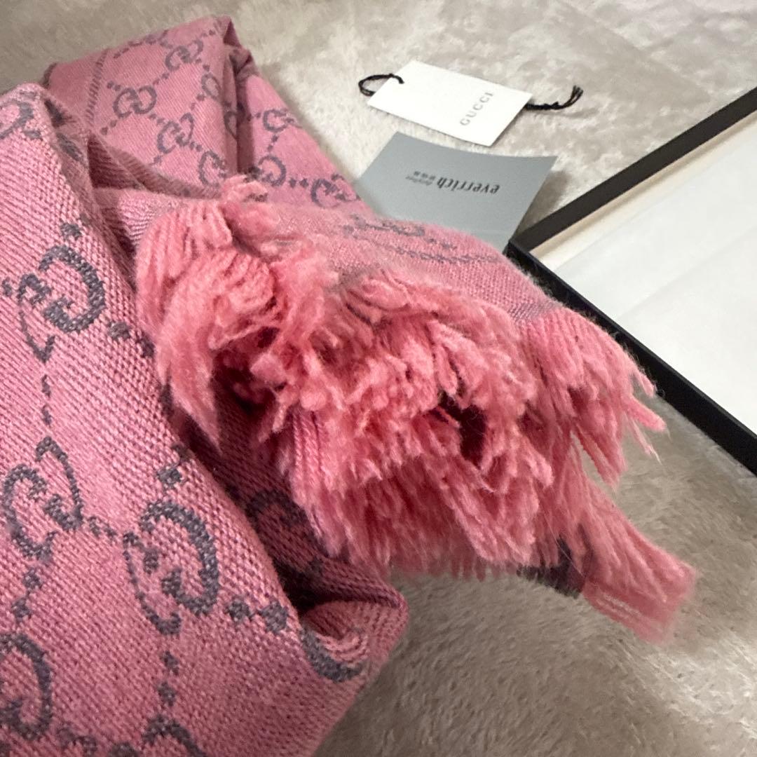 GUCCI GGロゴ柄マフラー ピンク/グレー - メルカリ