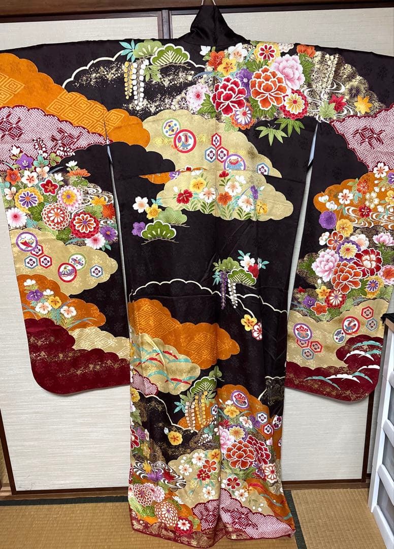 黒鳶色 吉祥花柄 振袖 身丈165 黒鳶色 吉祥花柄 振袖 身丈165