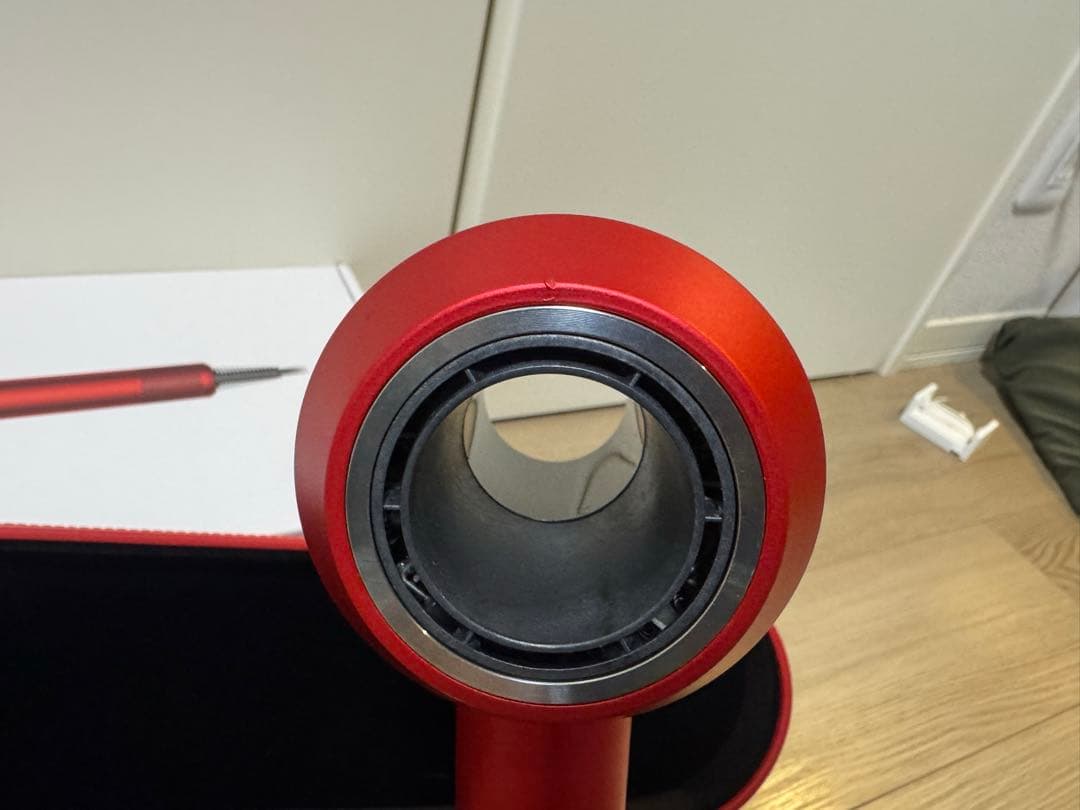 ダイソン　ドライヤースーパーソニック　限定カラー