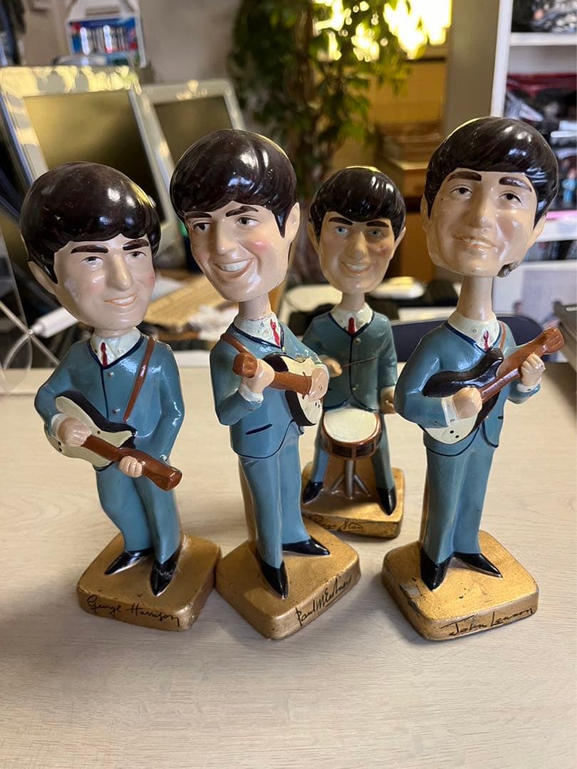 ビートルズBeatles フィギュア首振り人形ボブルヘッド - メルカリ