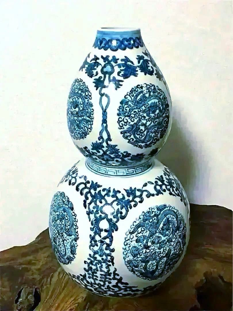 中国仏教美術 景徳鎮 大清乾隆年製 染付 多龍遊雲