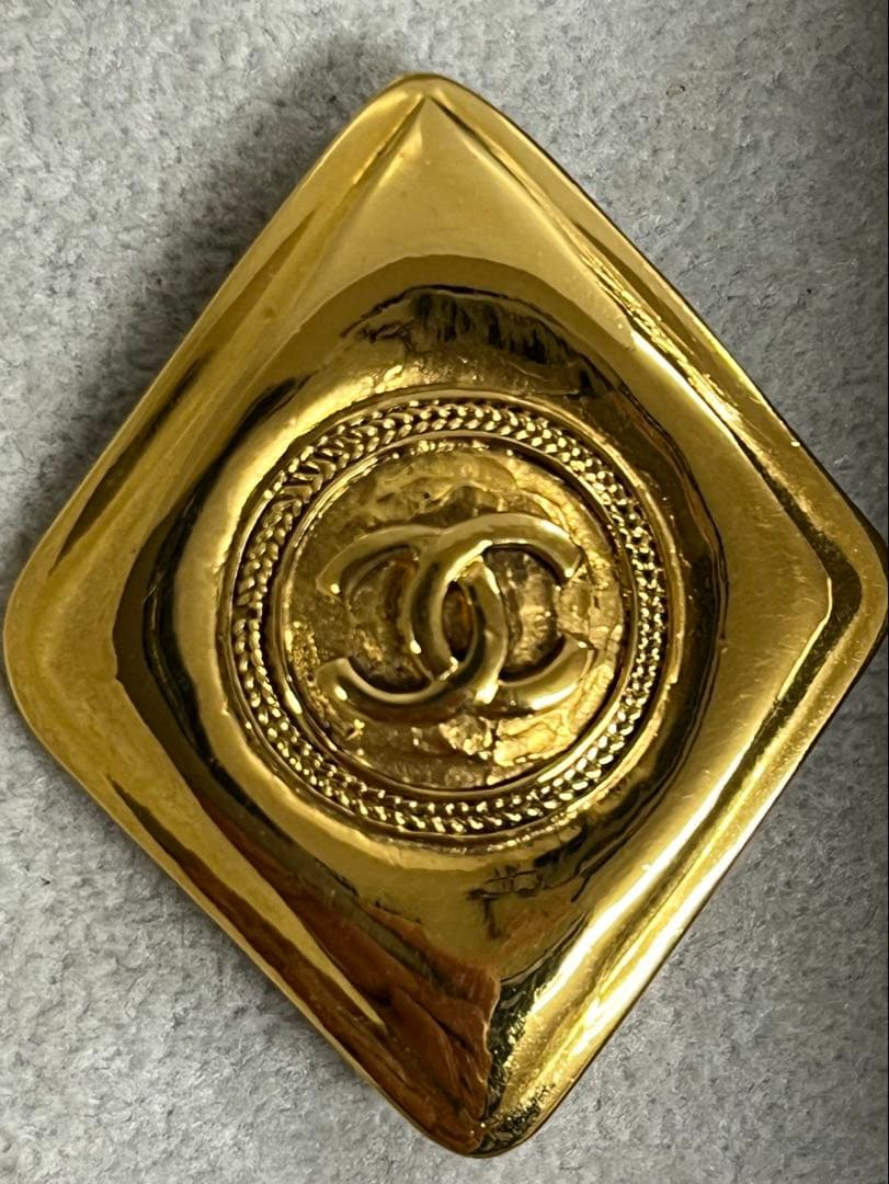 美品 CHANEL シャネル ブローチ 箱付 菱形 ゴールド アンティークの