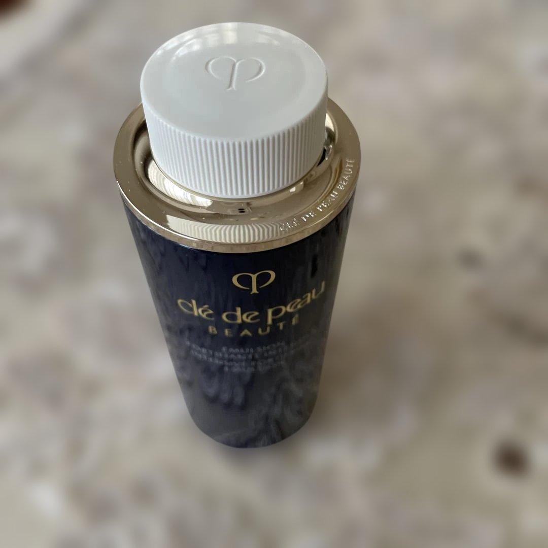 ❣️クレ・ド・ポーポーテ夜用乳液 未使用品です❗️