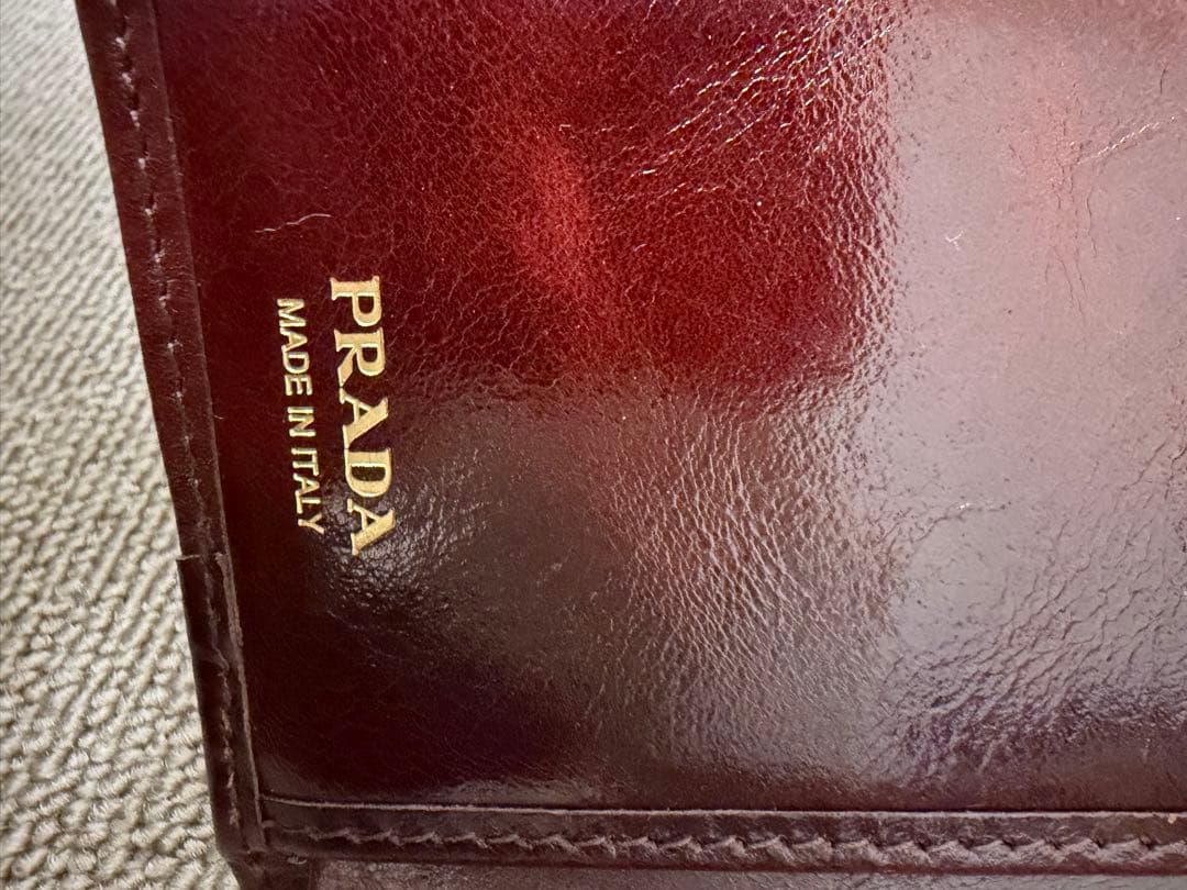 PRADA ソフトルックスレザー バーガンディ 三つ折り財布