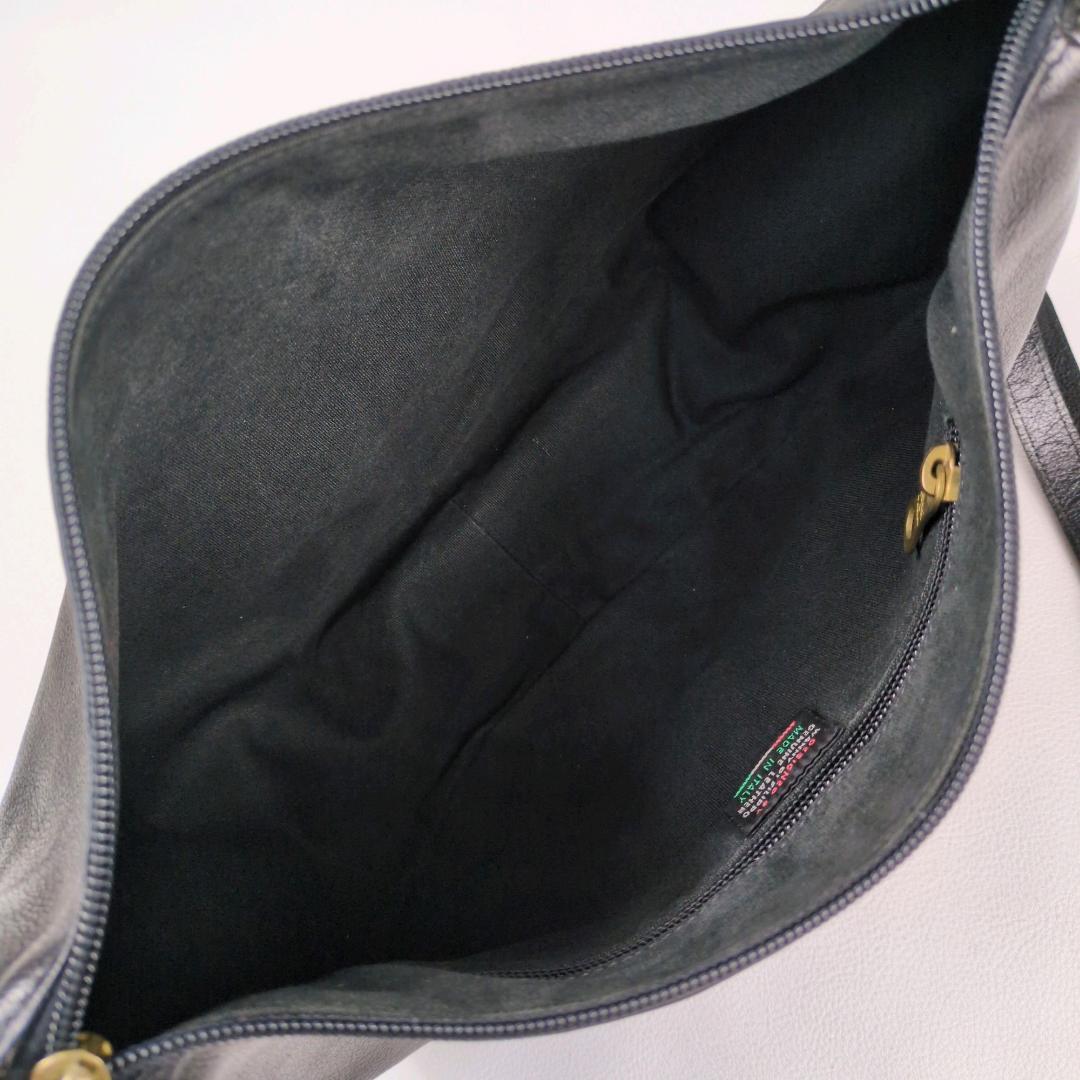 イルビゾンテ ショルダーバッグ 大きい ブラック ハーフムーン 三日月