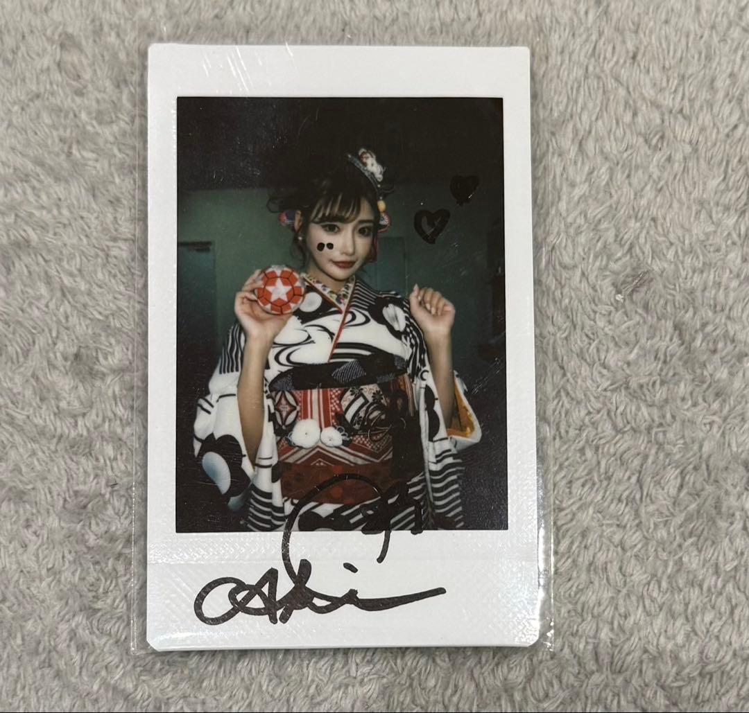 明日花キララ 直筆サイン入り チェキ - メルカリ