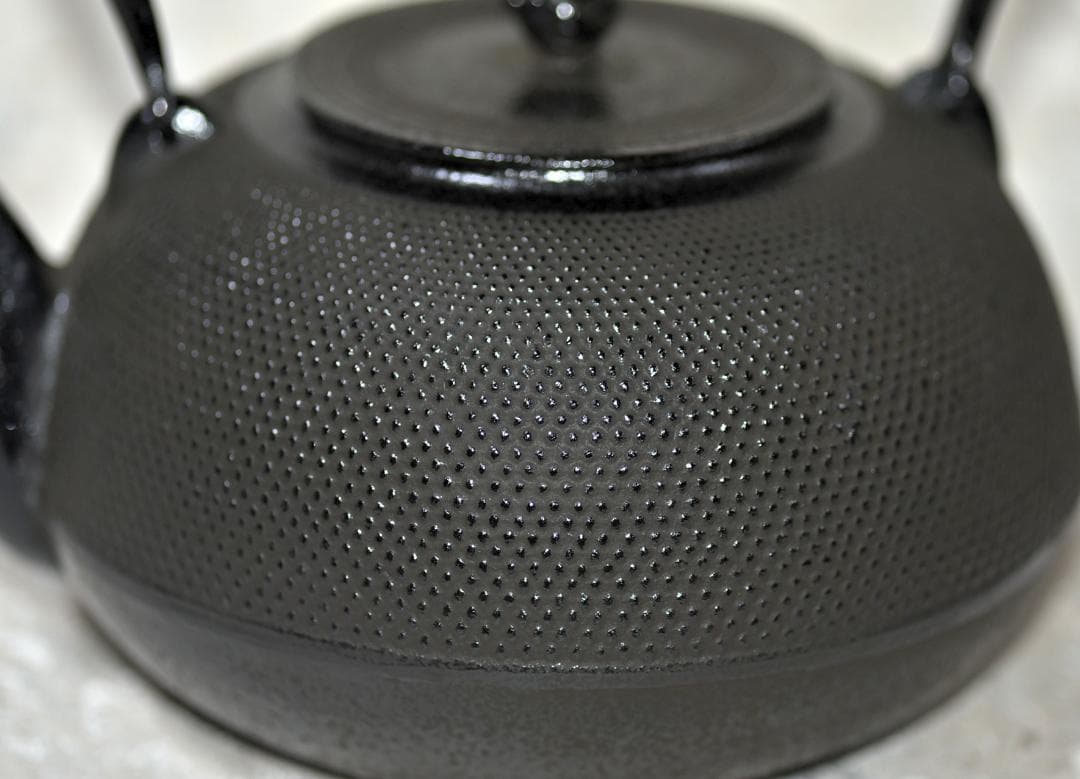 値下げ、南部みちのくアラレ鉄瓶 【極上品】 盛栄堂 お茶道具/共箱