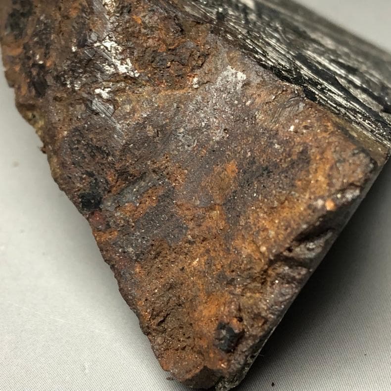 隕石 鉄隕石アルタイ隕石原皮付きナチュラル原石重さ約662g