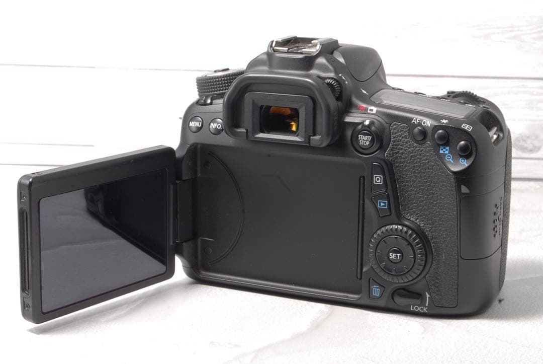 Canon EOS 70D ダブルレンズキット Wi-Fi搭載 スマホ転送OK