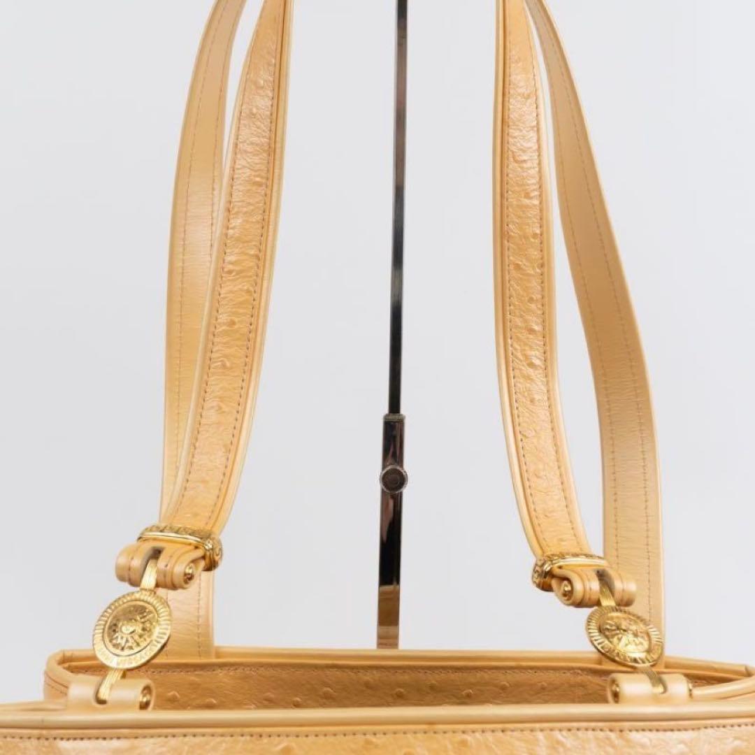 美品　ヴェルサーチ サンバースト オーストリッチ レザー ベージュ