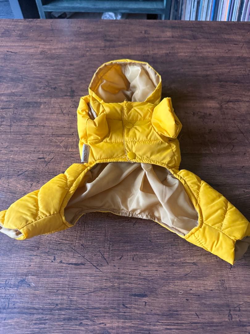 美品】MONCLER 犬服 フード付き黄色 小型犬用