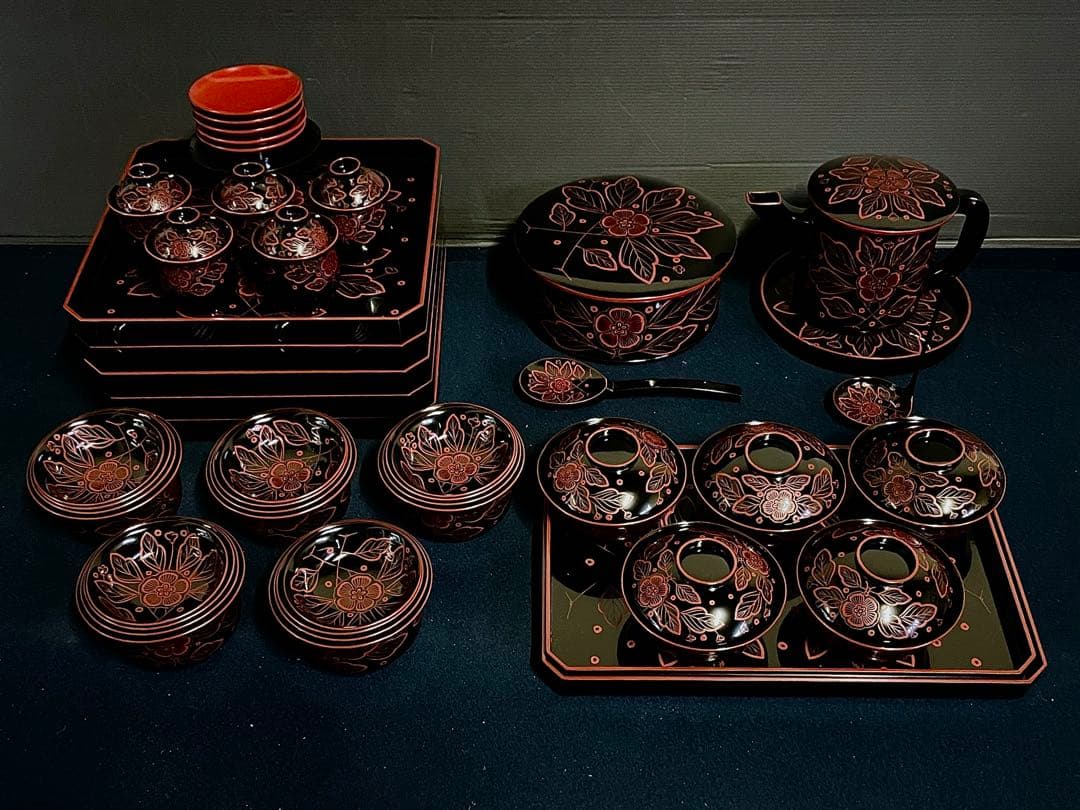 美品】「母」輪島塗 吉野図 懐石道具 [梅應] 揃い 塗箱 茶懐石 茶道具