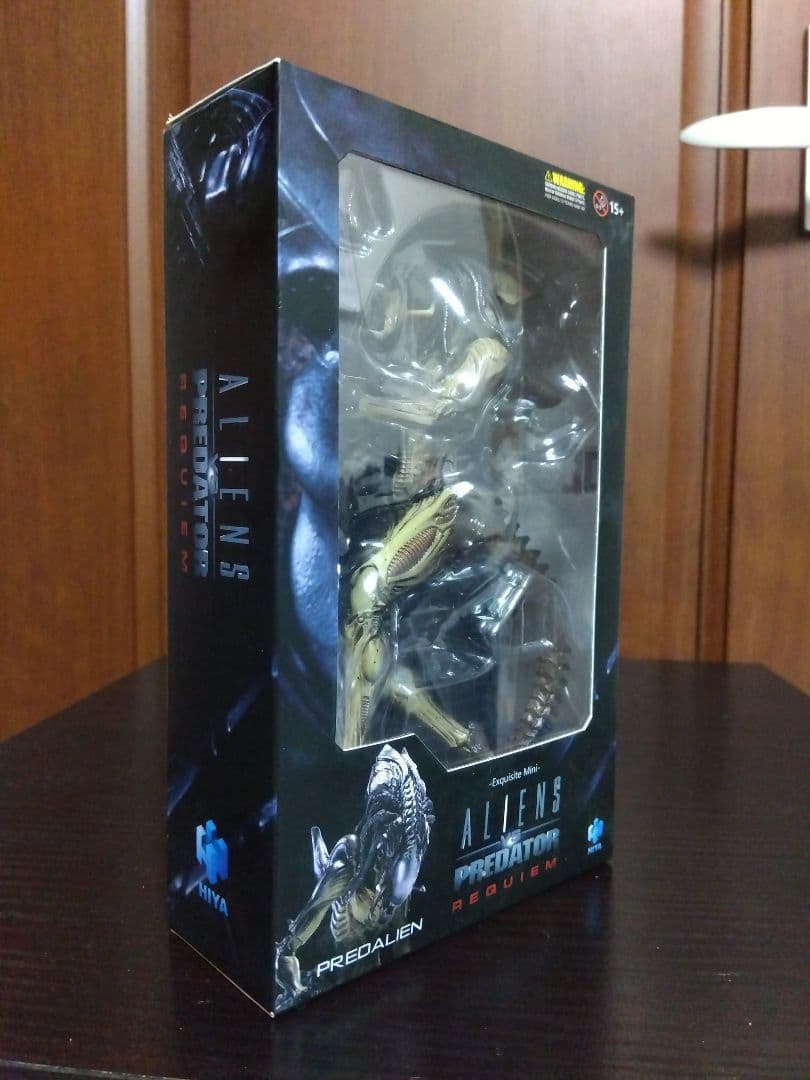 【送料込み】エイリアンVSプレデター 1/18アクションフィギュア プレデリアン