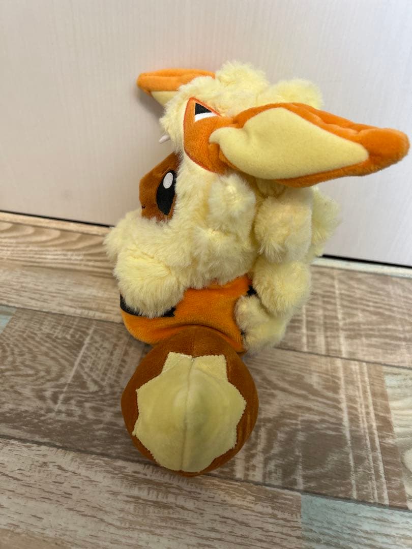 沖縄限定　ウィンディポンチョのイーブイ（スマイル）　ぬいぐるみ　ポケモンセンター