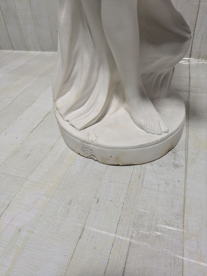 石膏オブジェ女性 湯浴みするヴィーナス像 微笑む少女の胸像