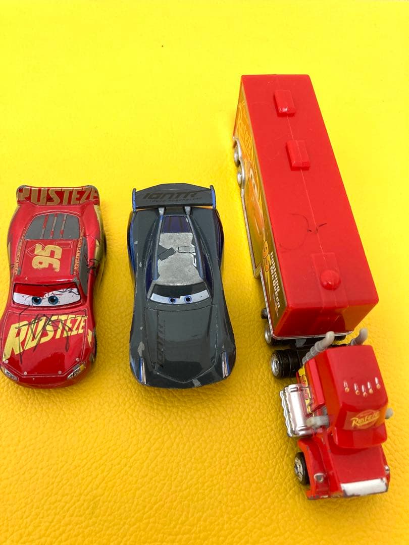 トミカ　カーズ ミニカーセット 35台