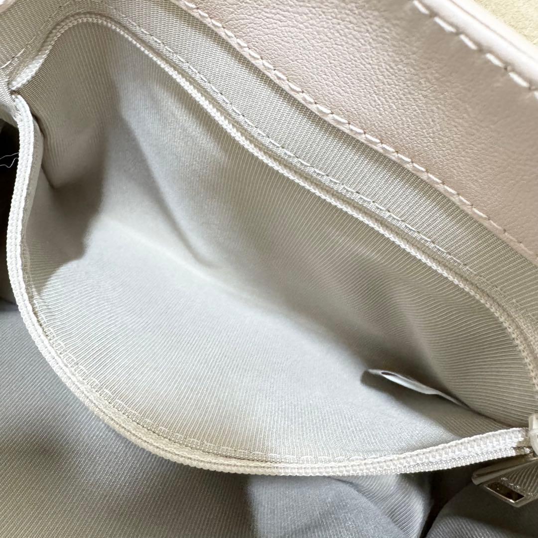 現行 フルラ ヌヴォラ ショルダーバッグ アーチロゴ　レザー ピンクベージュ