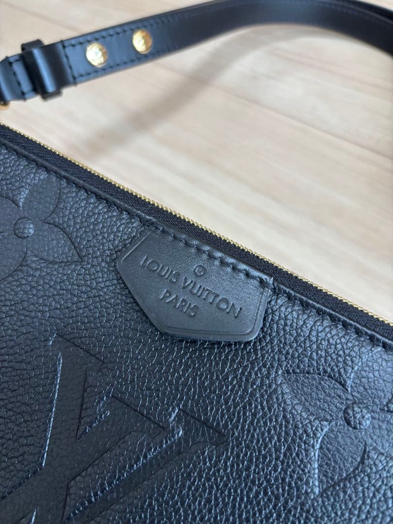 最後再値下げルイヴィトンミュルティポシェットアクセソワールアンプラント黒バッグ