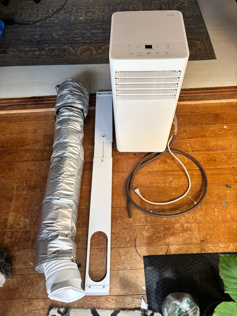 IRIS OHYAMA ポータブルクーラー ホワイト　2024年製