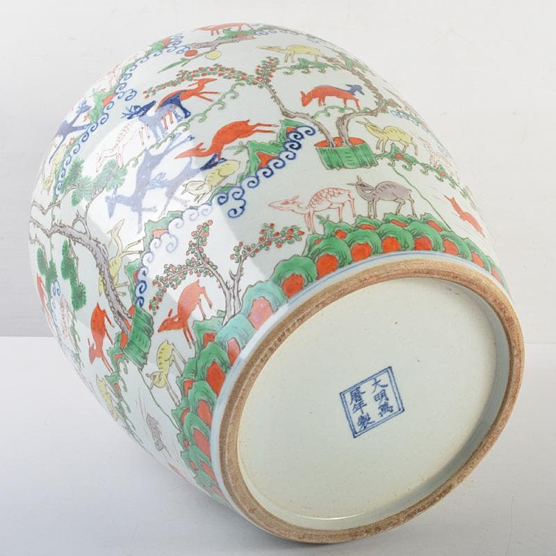 中国　大明萬暦年製　五彩　神獣文　壷　高さ約34cm　V　R7165F