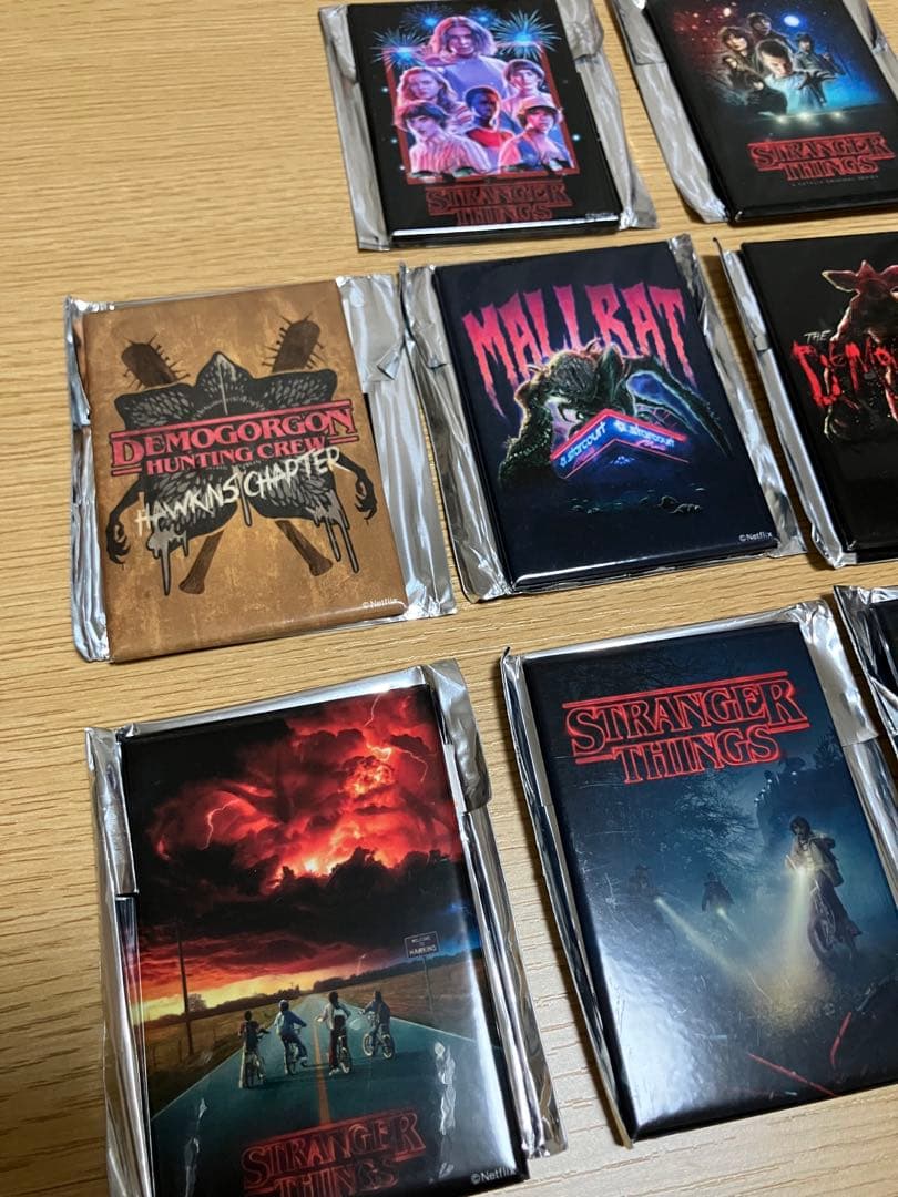 激レア！未使用ストレンジャーシングストレーディング缶マグネットフルコンプ10種A