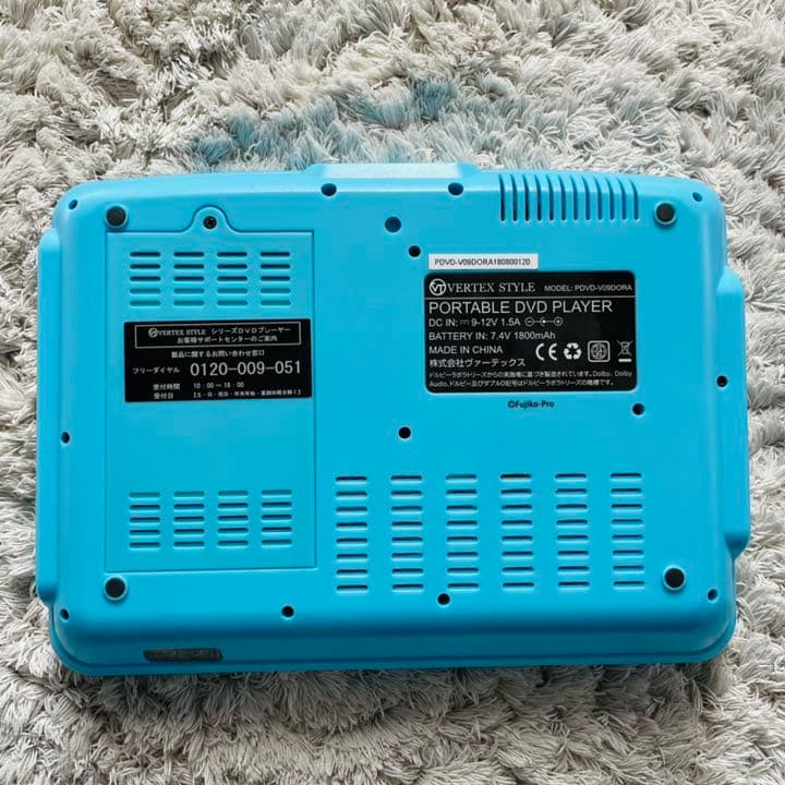 送料無料✴︎ほぼ新品】ドラえもん9インチポータブルDVDプレーヤー