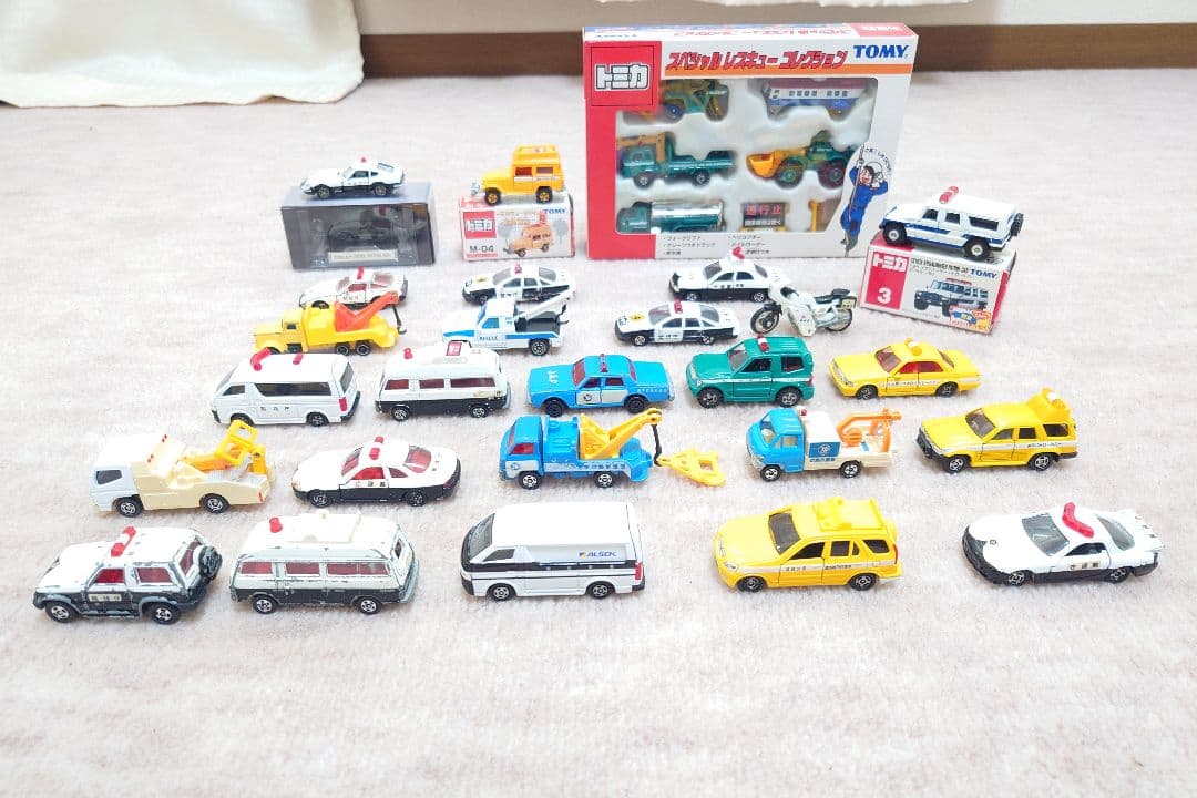トミカ 警察車両