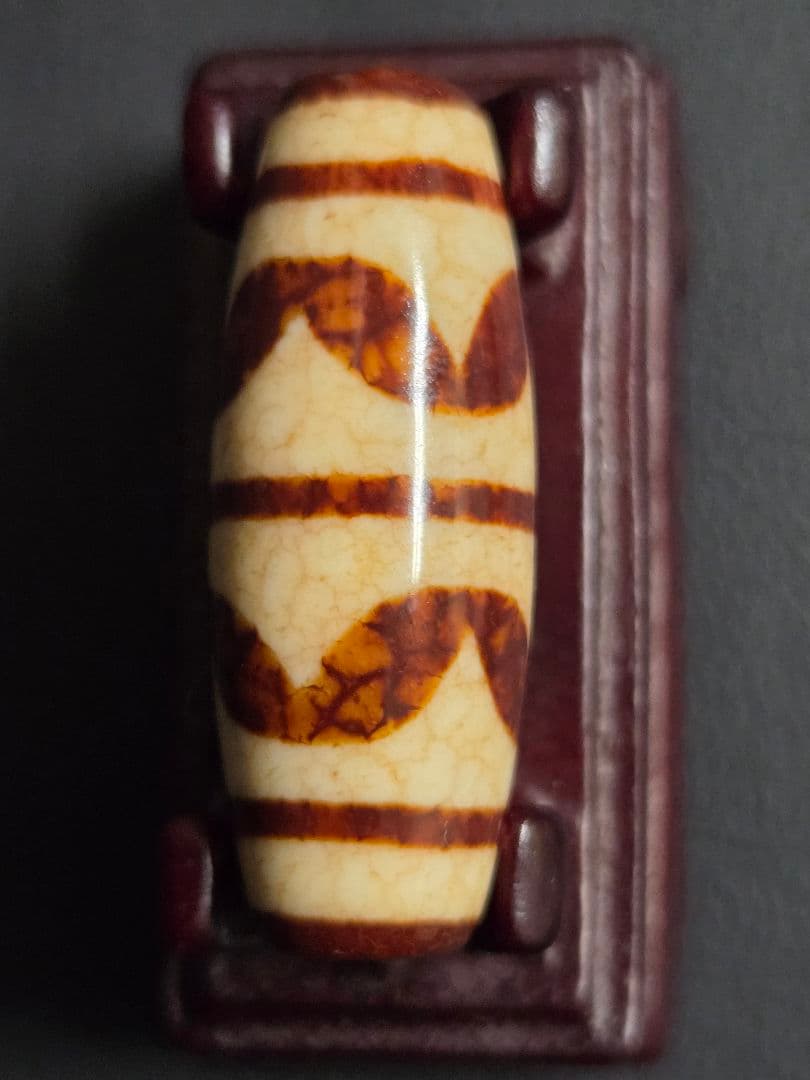 955 天珠 上肯 双虎牙天珠 龍紋 希少 dzibeads！ 2025年最新】