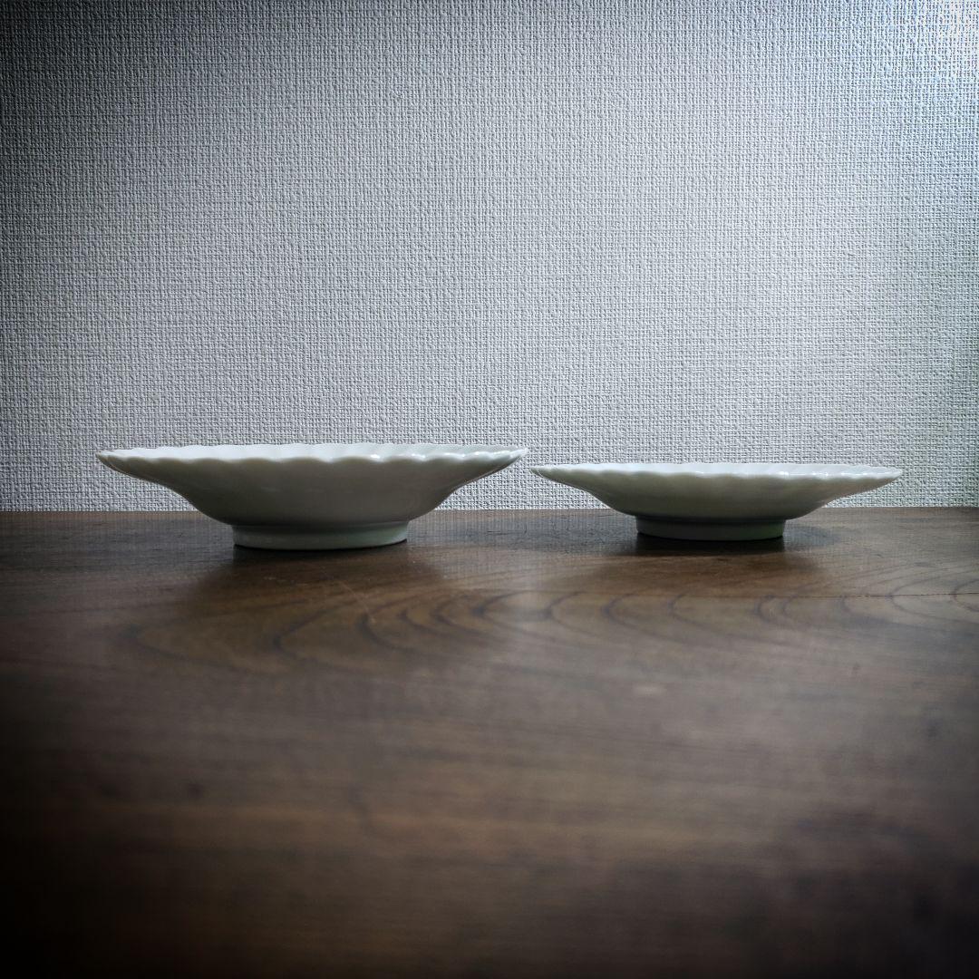 菊花形 皿 輪花 二枚 白磁 染付 四弁花 薄造 明治 大正 訳あり 欠け