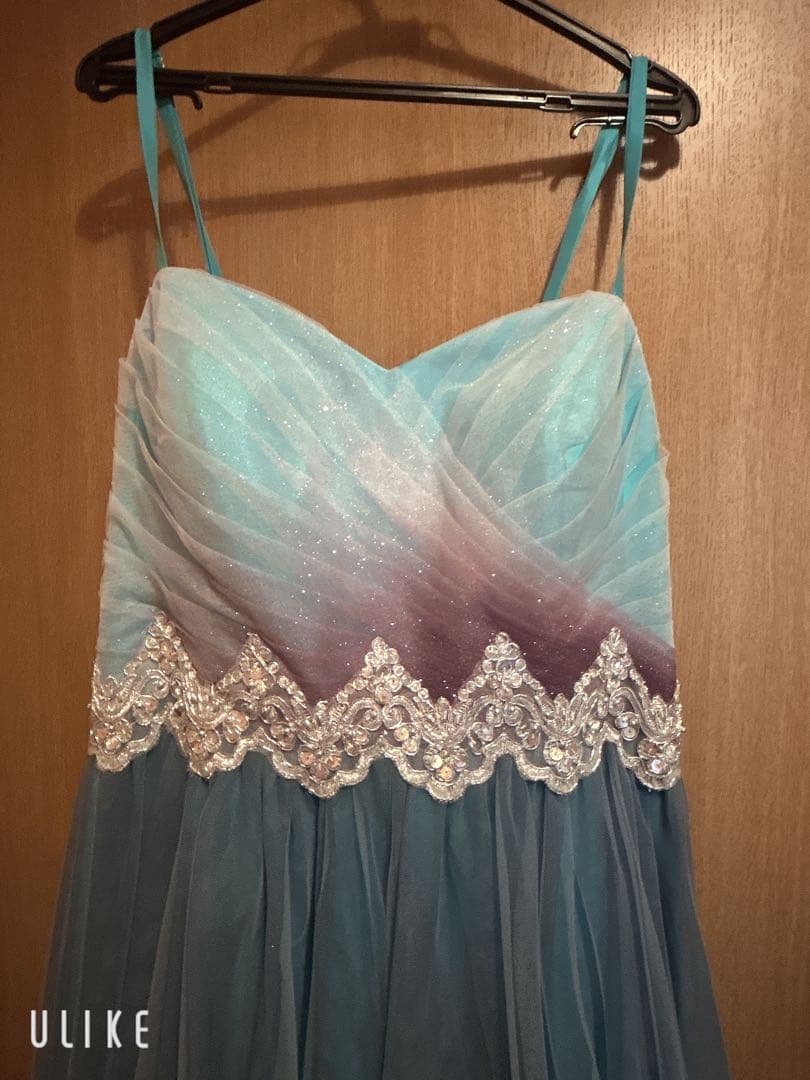 ドレスルームアミ　ブルーロングドレス