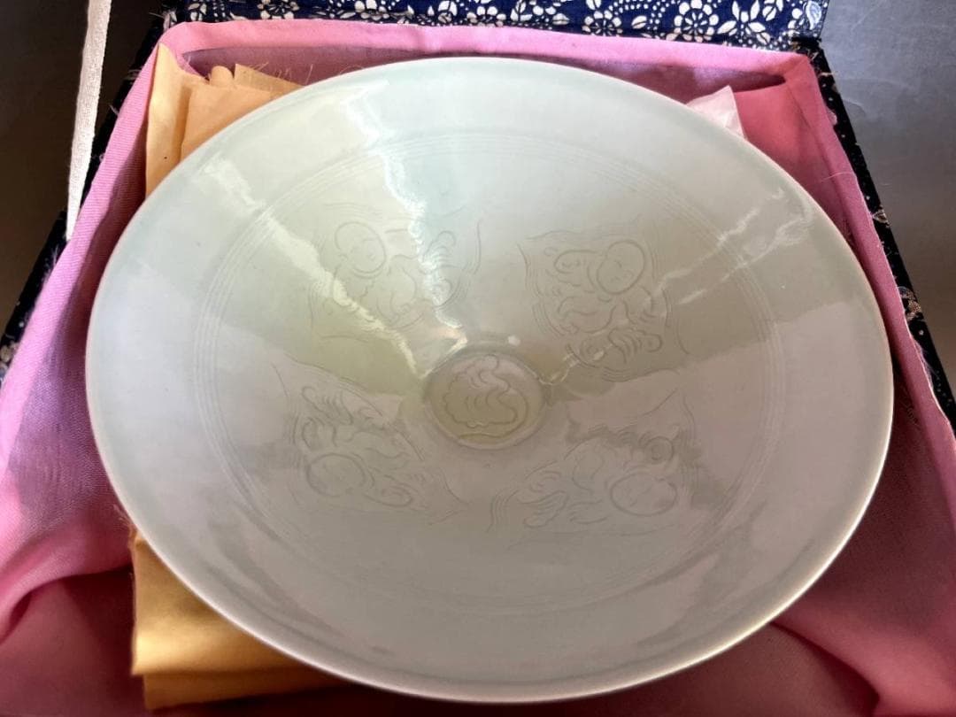 鉢□②中国名瓦 青磁平鉢 景徳鎮 人物絵 平茶碗 古玩