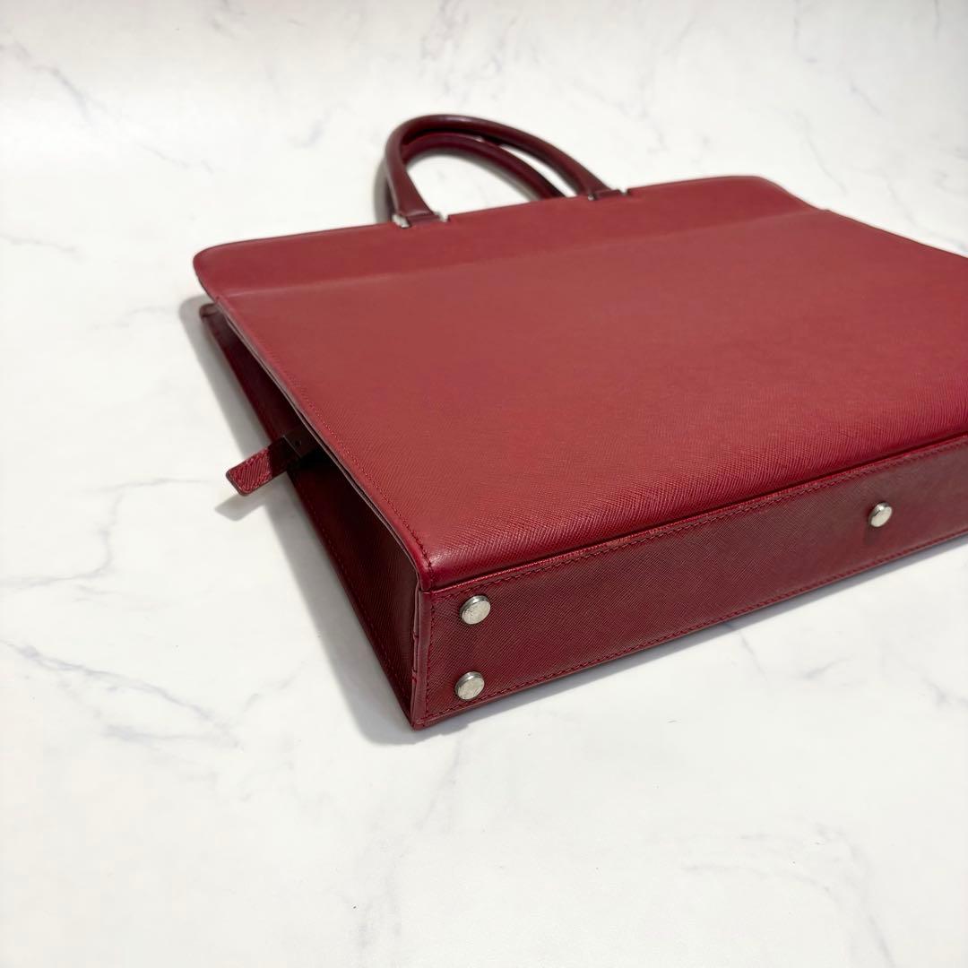 【美品】BURBERRY バーバリー　ブリーフケース　希少品　赤　レザー