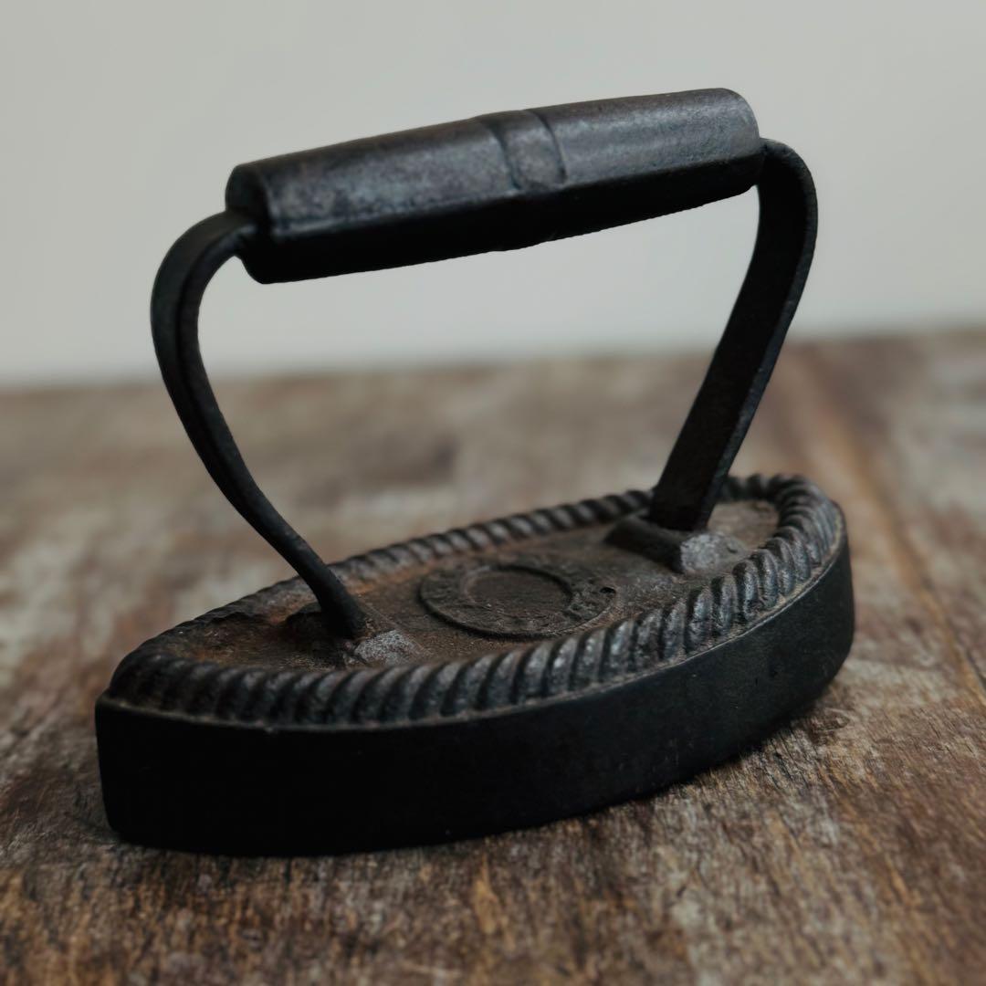 銅造立纓冠置物 11センチ銅造立纓冠置物 11センチ - メルカリ