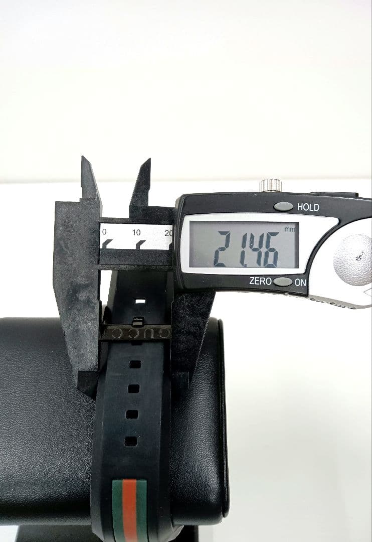 [美品]GUCCI SYNC（シンク）ユニセックス 腕時計 YA137107A