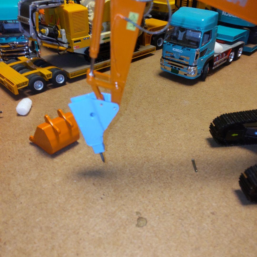 日立建機　ZAXIS 350LC オカダアイヨン　ブレーカーセット　　1/50