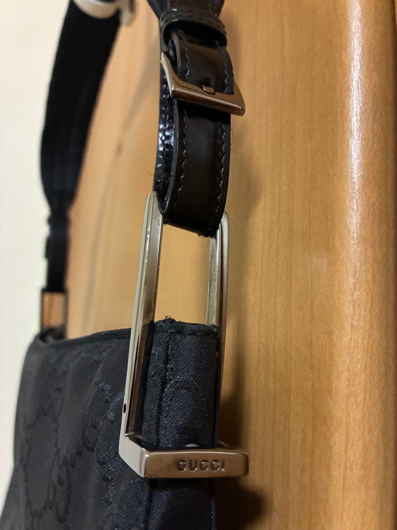 GUCCI GGパターン ブラックショルダーバッグ