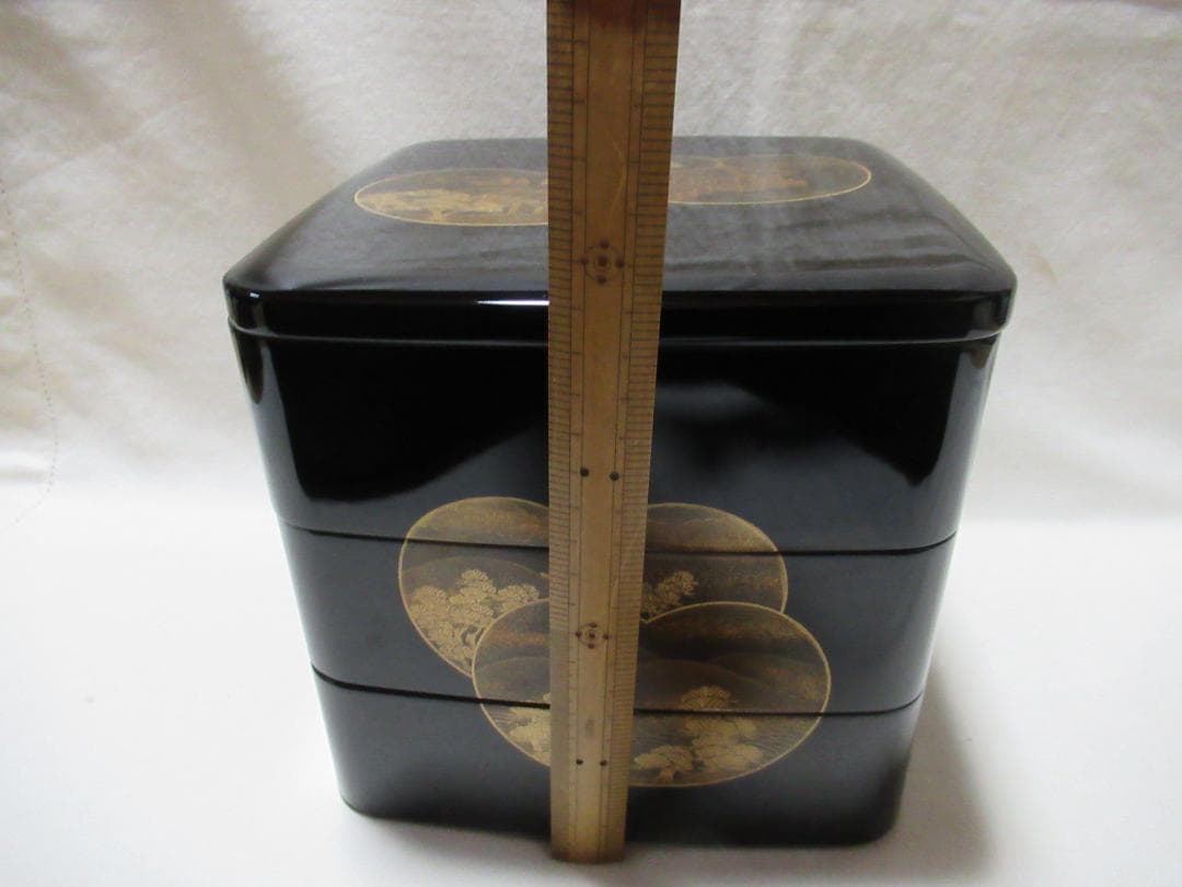 輪島塗　三段重箱　団扇に近江八景蒔絵　大雅堂　五郎造