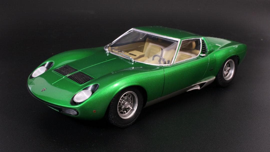 ハセガワ 1/24 ランボルギーニミウラ P400 SV 完成品