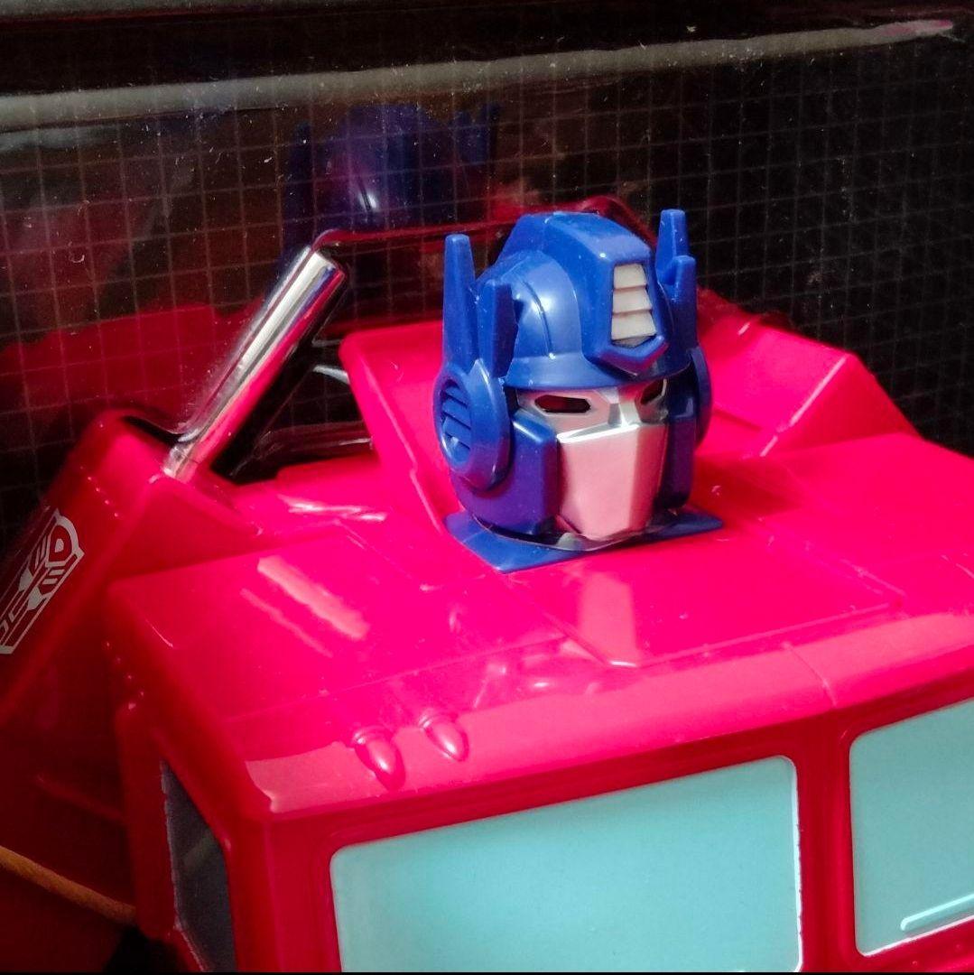 Jada Toysトランスフォーマー オプティマス プライム 変形するラジコン