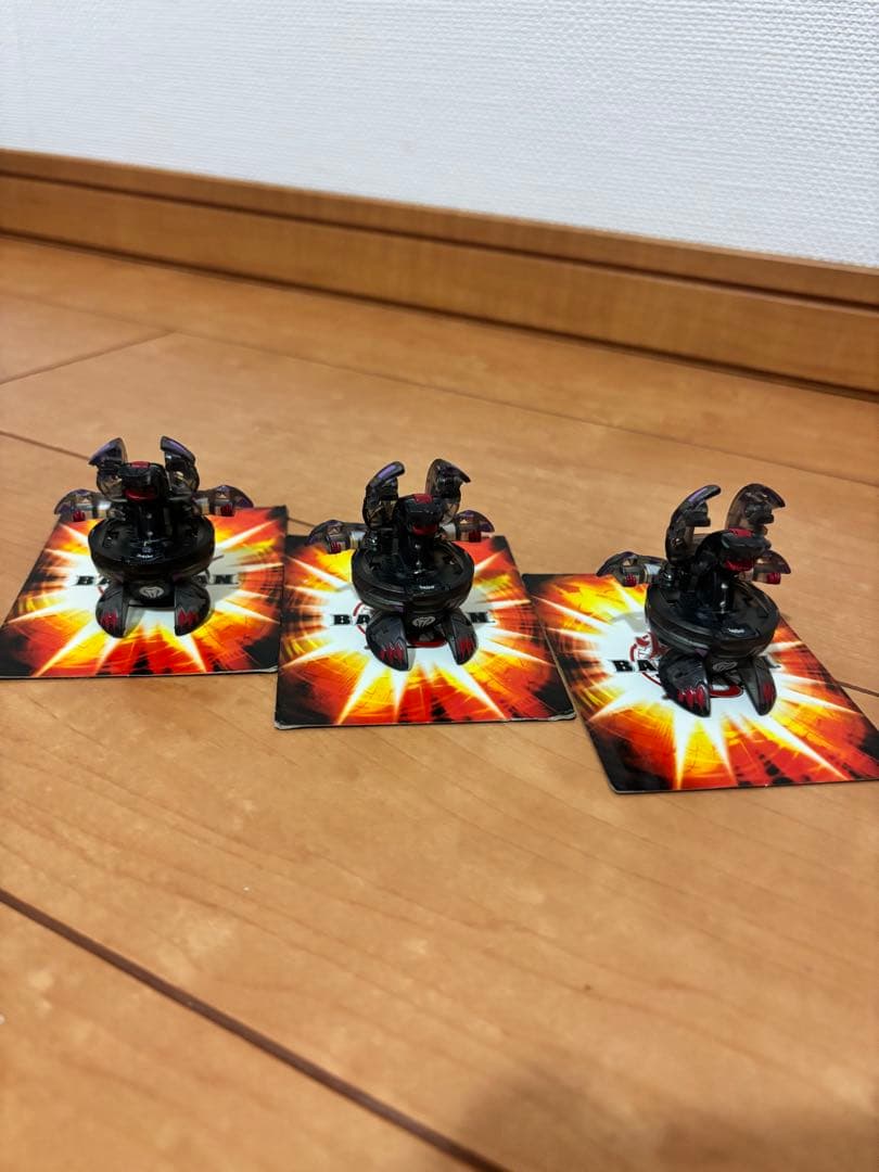 爆丸ダークオン・アルファード・ヒュド ラクリア 3体セット　カード付き