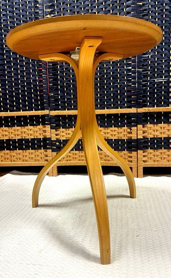 アクタス モデュラスシグマ 曲木 3本脚 ワインテーブル 丸テーブル