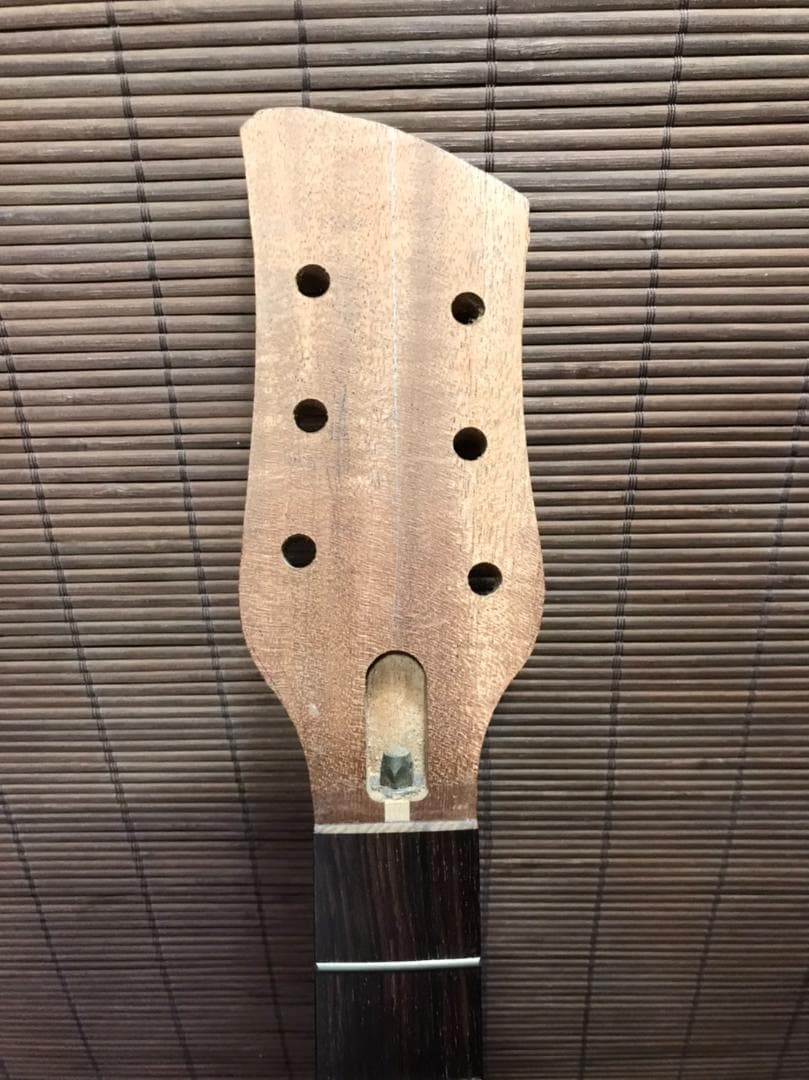 ミディアムスケール マホガニーネック